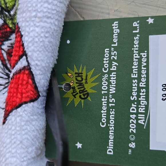 THE GRINCH KITCHEN GROUP - Picture 4 of 15